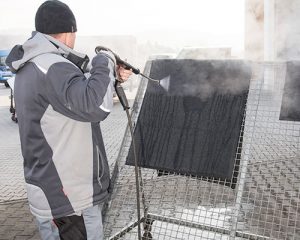 Schutzfangmattenhygiene im Rahmen der Grundreinigung von Langlotz Gebäudereinigung